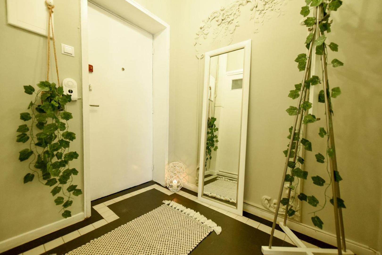 Cozy Studio Overlooking The Old Town بوخارست المظهر الخارجي الصورة